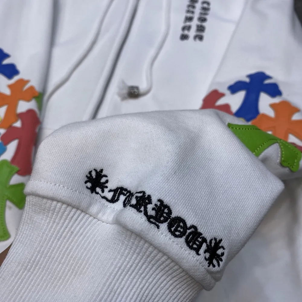 P296 Chrome Hearts🍁Classic Series🍁 Heavy-duty double-arm embroidered cross color patchwork zipper sweatshirt, double sleeves 40 pieces imported color patchwork leather➕Tajima machine embroidery technology, the highest version! The highest version! Improved customized version of 1:1 high-gram weight high-quality fabric 🌈Recommended colors: white black 🌈 Size: S, M, L, XL.